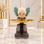 Figura Estilo Kaws con Charola
