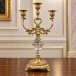 Candelabro Imperial de Tres Brazos en Cristal Checo y Cobre